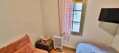 Télévision ou salle de divertissement dans l'établissement La Little Maison