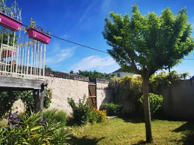 Jardin de l'établissement Maison au calme avec terrasse et jardin