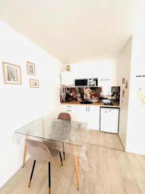 Cuisine ou kitchenette dans l'établissement COUP DE CŒUR - HYPER CENTRE - WIFI