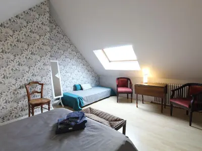 Un ou plusieurs lits dans un hébergement de l'établissement Jolie maison en pierre avec jardin privatif, proche de la Loire et des châteaux, animaux bienvenus - FR-1-622-23