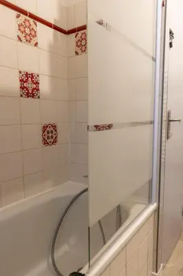 Salle de bains dans l'établissement Chez Gaspéli