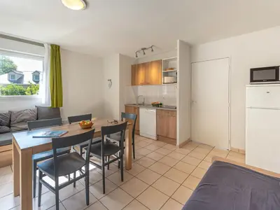 Cuisine ou kitchenette dans l'établissement Holiday Home Cottage 5 Pers- by Interhome