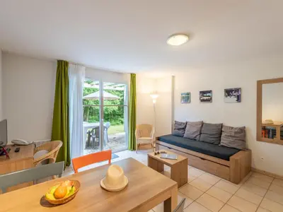 Coin salon dans l'établissement Holiday Home Cottage 4 Pers- by Interhome