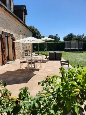 Jardin de l'établissement La Maison Genevier - Chambre Marguerite
