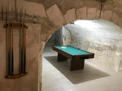 Billard dans l'établissement La Tranquillité proche Beauval et Châteaux de la Loire