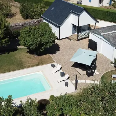 Gîte chalet-piscine 