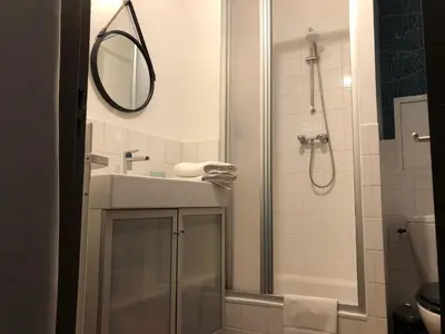Salle de bains dans l'établissement Studio avec balcon & parking gratuit - Tours Gare
