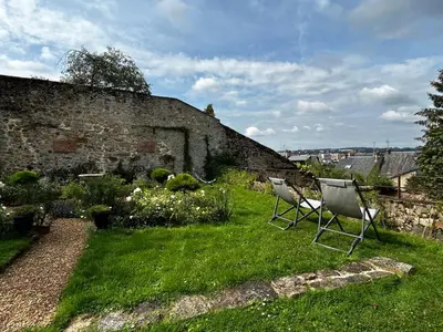 Jardin de l'établissement Demeure Jousset des Berries