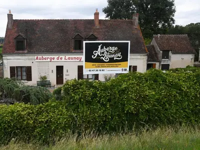 Certificat, récompense, panneau ou autre document affiché dans l'établissement Logis Auberge De Launay
