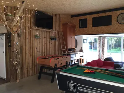 Billard dans l'établissement Colibri Loc