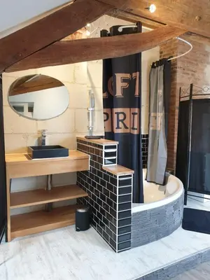 Salle de bains dans l'établissement Bourgueil - Grand appartement proche CNPE Chinon