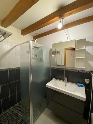 Salle de bains dans l'établissement Gite de charme au coeur de la forêt