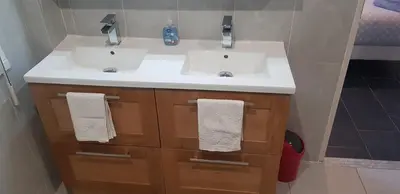 Salle de bains dans l'établissement Chambre Le mans avec salle de bain privée