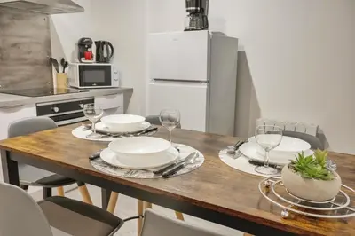 Cuisine ou kitchenette dans l'établissement ❂ Les Logis de la Trémoille ❂ Cozy ❂ Netflix ❂