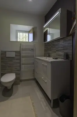 Salle de bains dans l'établissement le Guimapé