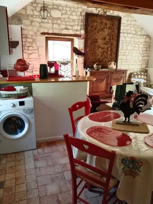 Cuisine ou kitchenette dans l'établissement LE COMPOSTELLE BATIMENT LA RENAISSANCE