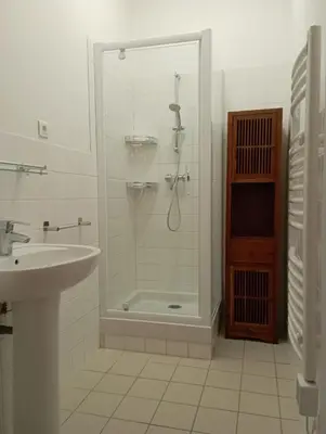 Salle de bains dans l'établissement Le Domaine du Cerf - Gites, nature et Spa