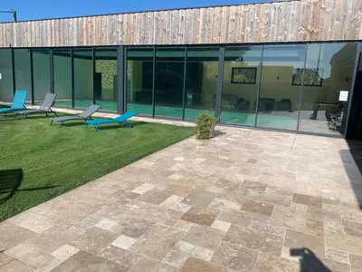 Plan de l'établissement Chalet authentique à Clermont-Créans avec piscine partagée