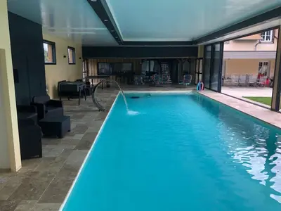 Plan de l'établissement Chalet charmant à Clermont-Créans avec piscine partagée