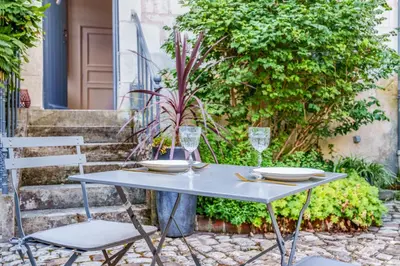 Jardin de l'établissement Appartement raffiné vue cathédrale, jardin, wifi