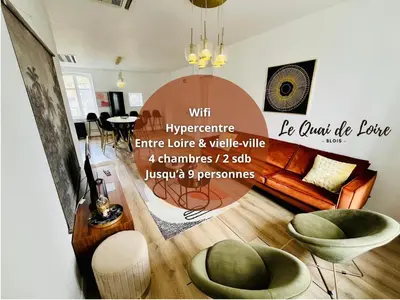 Coin salon dans l'établissement Hypercentre, spacieux, lumineux, climatisé, le Quai de Loire