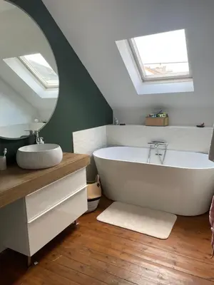 Salle de bains dans l'établissement logement entier proche centre ville et circuit