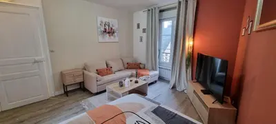 Télévision ou salle de divertissement dans l'établissement La Résidence K-méléon- Hyper centre , 23 couchages