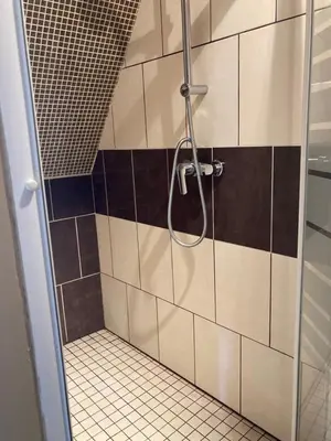 Salle de bains dans l'établissement Chambres Calix