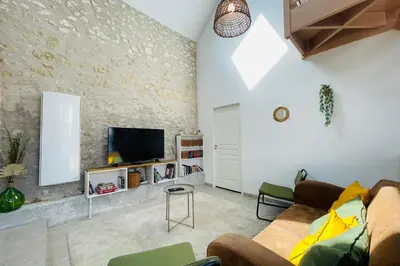 Télévision ou salle de divertissement dans l'établissement 
