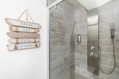 Salle de bains dans l'établissement Zen & Spa - Maison Cosy - Tours - Netflix