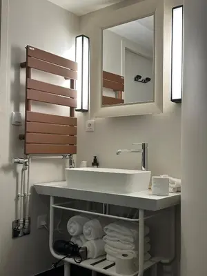 Salle de bains dans l'établissement Domaine de l'Epau Eco-Resort