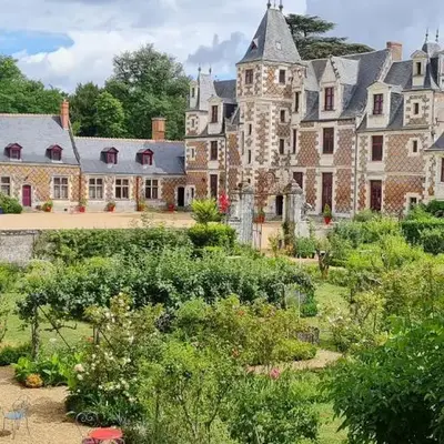 MEUBLE PANORAMIQUE 2 à 6 PERSONNES AU CHÂTEAU DE JALLANGES