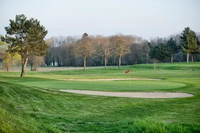 Golf sur le terrain de l'appartement ou à proximité