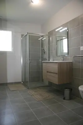 Salle de bains dans l'établissement Le Domaine de Louise