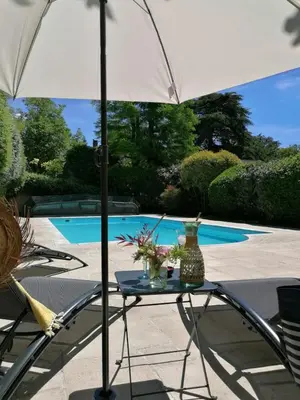 Piscine de l'établissement Le moulin du Mesnil ou située à proximité