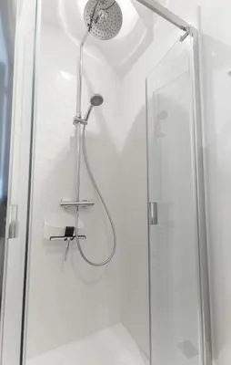 Salle de bains dans l'établissement LE PADDOCK 