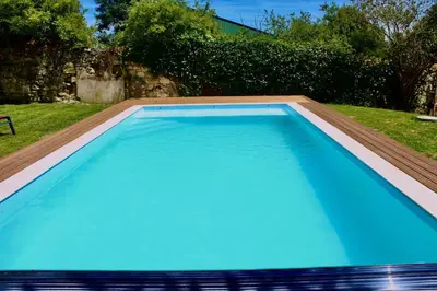 Piscine de l'établissement Closerie Les Roches - Charming and spacious 2 bedroom cottage ou située à proximité