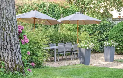 Jardin de l'établissement 3 Bedroom Awesome Home In Cheille Bourg