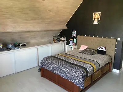 Un ou plusieurs lits dans un hébergement de l'établissement Chambre privée avec salle de bains