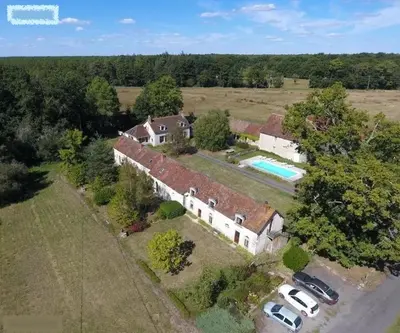 Piscine de l'établissement Les Vieux Chênes ou située à proximité