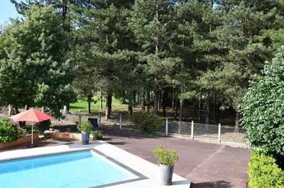 Piscine de l'établissement La Californie ou située à proximité