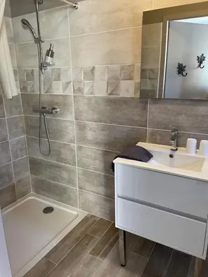 Salle de bains dans l'établissement La Petite Salamandre