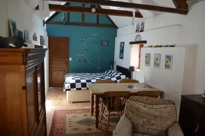 Un ou plusieurs lits dans un hébergement de l'établissement Lake View Cottage close to Le Mans 24H circuit