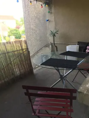 Balcon ou terrasse dans l'établissement Maison cosy à 2km du circuit bugatti des 24h