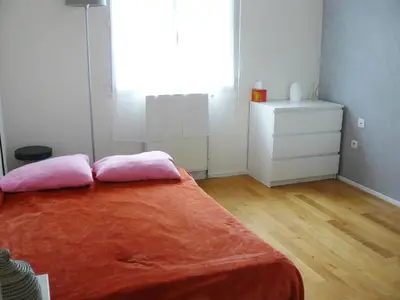 Un ou plusieurs lits dans un hébergement de l'établissement Chambres des 24h00 du Mans