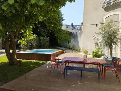 Piscine de l'établissement Hôtel du marquis De Broc ou située à proximité