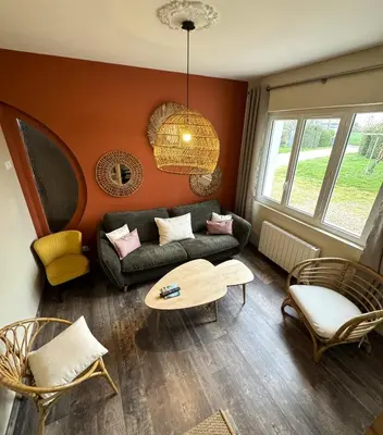 Coin salon dans l'établissement Chez Annette, 3mn du Zoo de Beauval