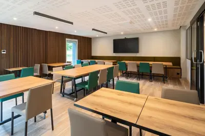 Télévision ou salle de divertissement dans l'établissement Sure Hotel by Best Western Tours Sud