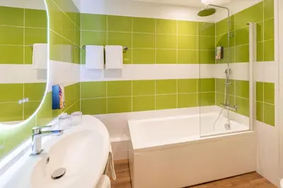 Salle de bains dans l'établissement Sure Hotel by Best Western Tours Sud