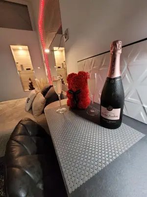 Boissons dans l'établissement Secret Love Jacuzzi ou Midnight Spa